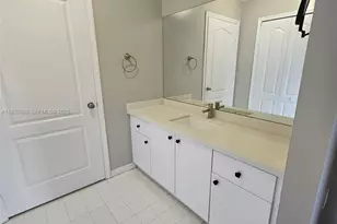 2527 W 76th St, Hialeah, FL 33016 - Photo 14