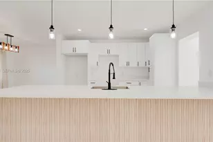 1230 NE 133rd St, North Miami, FL 33161 - Photo 4