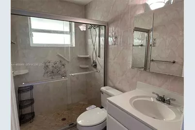 28 SE 4th St, Dania Beach, FL 33004 - Photo 10