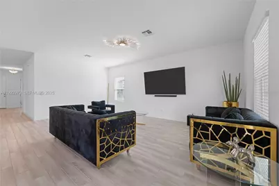 2375 Lancashire St, Other City - In The State Of Florida, FL 33896 - Photo 10