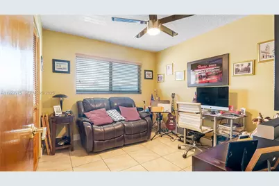 2549 W 72nd Pl, Hialeah, FL 33016 - Photo 16