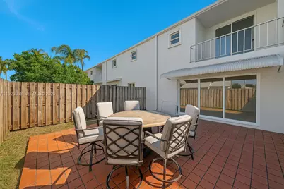 707 NE 27th Ave, Hallandale Beach, FL 33009 - Photo 24