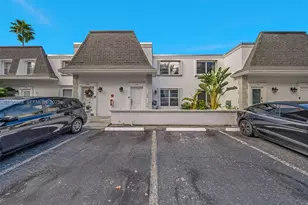 707 NE 27th Ave, Hallandale Beach, FL 33009 - Photo 2