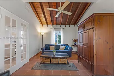 492 NE 55th St, Miami, FL 33137 - Photo 16