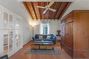 492 NE 55th St, Miami, FL 33137 - Photo 16