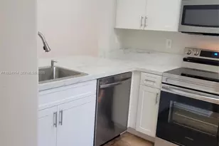 15750 SW 92nd Ave, Palmetto Bay, FL 33157 - Photo 4