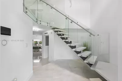 8740 NW 153rd Ter, Miami Lakes, FL 33018 - Photo 6