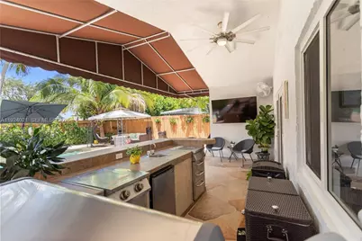 8740 NW 153rd Ter, Miami Lakes, FL 33018 - Photo 28