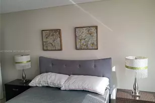 301 Golden Isles Dr, Hallandale Beach, FL 33009 - Photo 14