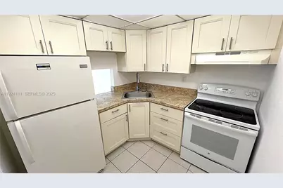 4550 NW 9th St #604E, Miami, FL 33126 - Photo 8