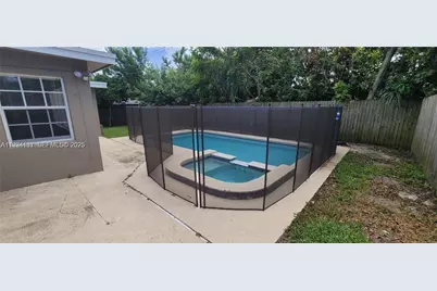 7160 NW 25 Ct, Sunrise, FL 33313 - Photo 14