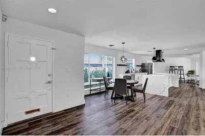 2106 NE 16th Ave, Wilton Manors, FL 33305 - Photo 4