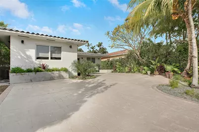 9008 Dickens Ave, Surfside, FL 33154 - Photo 28