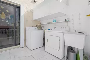 5530 W 26th Ct, Hialeah, FL 33016 - Photo 44