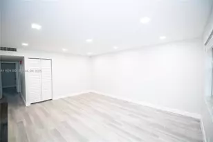 8704 NW 35th St, Coral Springs, FL 33065 - Photo 2