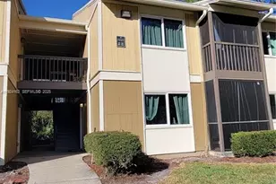 13285 Arbor Pointe Cir, Tampa, FL 33617 - Photo 2