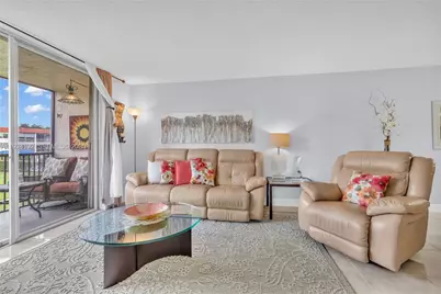 9800 N Hollybrook Lake Dr #210, Pembroke Pines, FL 33025 - Photo 1