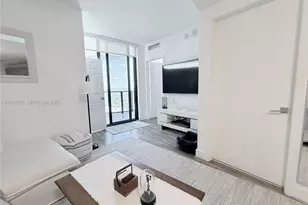 121 NE 34th St, Miami, FL 33137 - Photo 8
