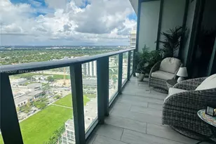 121 NE 34th St, Miami, FL 33137 - Photo 10