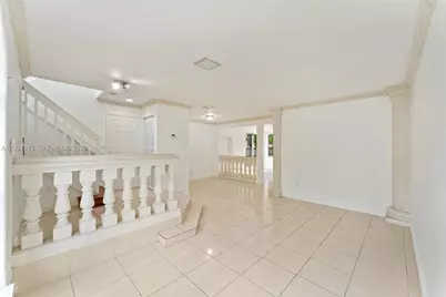 10819 NW 51st Ln, Doral, FL 33178 - Photo 4