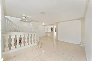10819 NW 51st Ln, Doral, FL 33178 - Photo 4