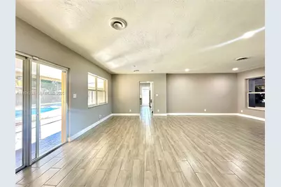 912 NE 9th Ct, Pompano Beach, FL 33060 - Photo 6