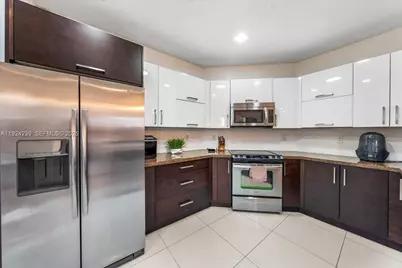 984 NW 104th Ave, Miami, FL 33172 - Photo 22