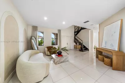 984 NW 104th Ave, Miami, FL 33172 - Photo 10