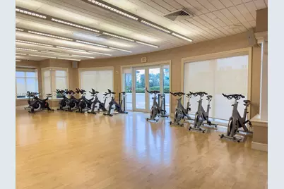 20000 E Country Club Dr #302, Aventura, FL 33180 - Photo 12