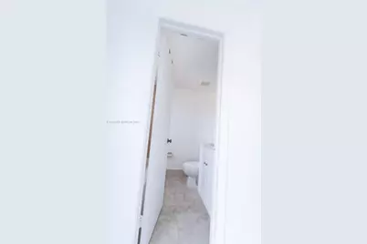 5300 W 21st Ct #311, Hialeah, FL 33016 - Photo 8
