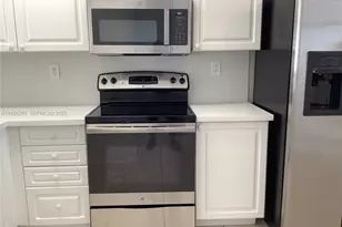 5460 NW 107th Ave, Doral, FL 33178 - Photo 4