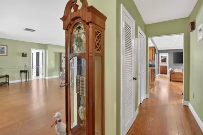 431 Vicksburg Ter, Plantation, FL 33325 - Photo 8