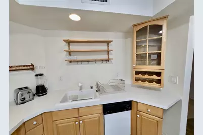 6423 Collins Ave #207, Miami Beach, FL 33141 - Photo 16