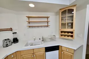 6423 Collins Ave, Miami Beach, FL 33141 - Photo 16