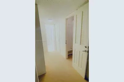 6423 Collins Ave #207, Miami Beach, FL 33141 - Photo 8