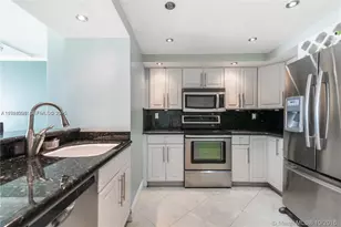 555 NE 15th St, Miami, FL 33132 - Photo 8