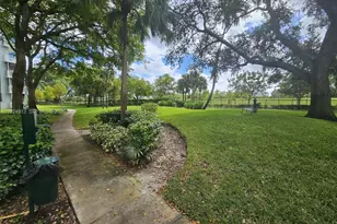 4200 Hillcrest Dr, Hollywood, FL 33021 - Photo 24