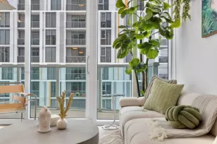 41 SE 5th St, Miami, FL 33131 - Photo 4