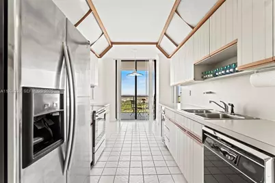 19500 Turnberry Way #26-C, Aventura, FL 33180 - Photo 8