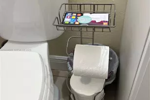 2640 NW 14th Ct, Fort Lauderdale, FL 33311 - Photo 12