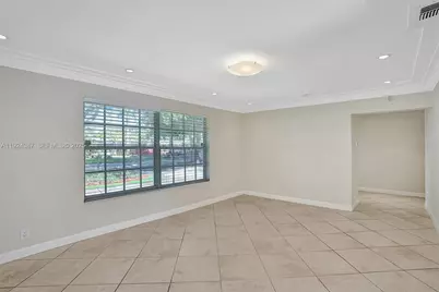 470 NW 46th Ave, Plantation, FL 33317 - Photo 10