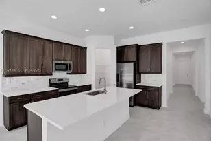 8450 NW 39th Ct, Coral Springs, FL 33065 - Photo 12