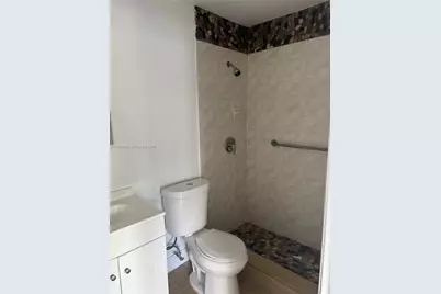 354 E 50th St, Hialeah, FL 33013 - Photo 16