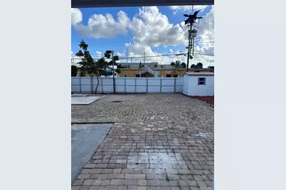 354 E 50th St, Hialeah, FL 33013 - Photo 8