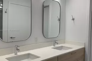 16385 Biscayne Blvd, North Miami Beach, FL 33160 - Photo 4