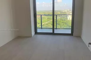 16385 Biscayne Blvd, North Miami Beach, FL 33160 - Photo 2