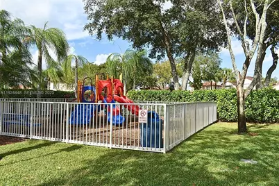 6254 NW 38th Dr, Coral Springs, FL 33067 - Photo 32