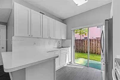 8021 Lake Dr #102, Doral, FL 33166 - Photo 4