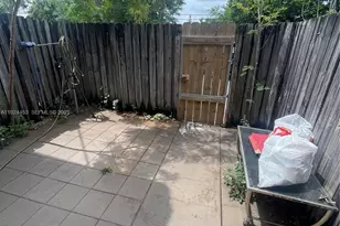 4852 NW 9th Dr, Plantation, FL 33317 - Photo 16