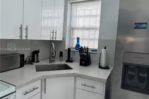 7989 NW 7th St, Miami, FL 33126 - Photo 6